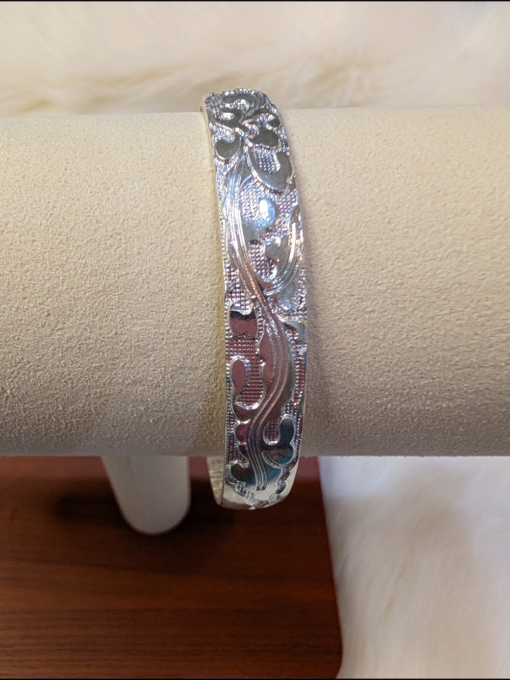 Silver Tone Floral Engraved Bangle Bracelet